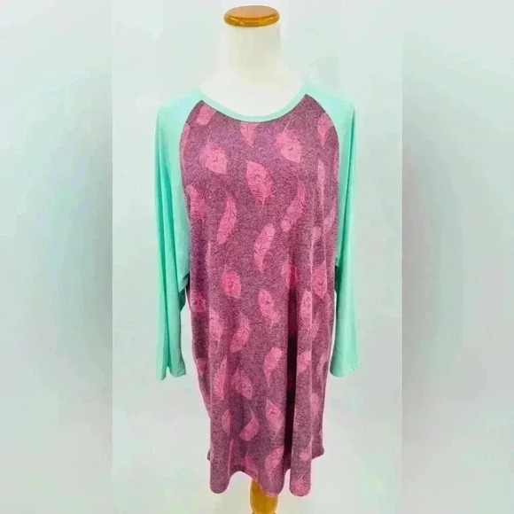 LuLaRoe Randy Brick Red Feathers with Mint Green Sleeves Tee Shirt, 3XL - Picture 1 of 8